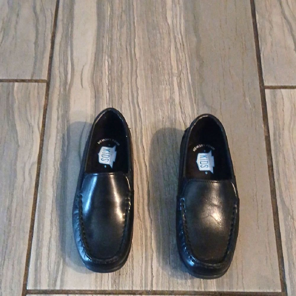 Florsheim Black Loafers Sleek Slip-On Design